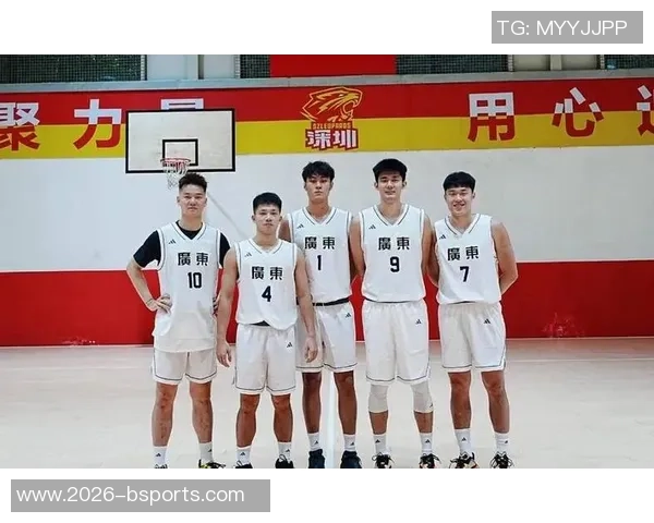 全运U22男篮半决赛广东队轻松战胜上海队李奕臻表现出色砍下18分5板2助 全运U22男篮半决赛广东队轻松战胜上海队李奕臻表现出色砍下18分5板2助