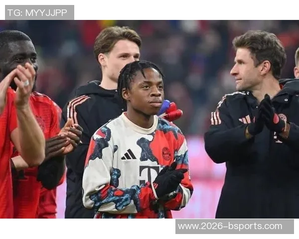 法尔克透露孔帕尼对17岁边锋麦克的高度认可或将外租锻炼提升出场机会