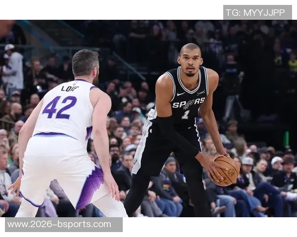 霍里调侃马刺首发五人表现福克斯正负值为负或成交易对象 霍里调侃马刺首发五人表现福克斯正负值为负或成交易对象