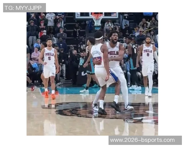 埃奇库姆倒地抢断展现速度76人迅速暂停保护球权 埃奇库姆倒地抢断展现速度76人迅速暂停保护球权