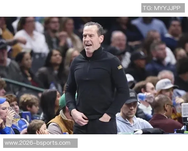 阿特金森强调后卫需多传球给内线莫布里出手次数仅为9次 阿特金森强调后卫需多传球给内线莫布里出手次数仅为9次